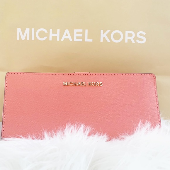 Michael Kors Handbags - Michael Kors Wallet color : Pink Grapefruit